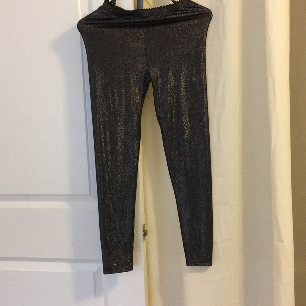 Black shiny leggings
